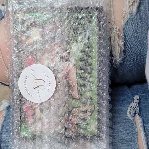 Sydney Grace Tiny Marvels palette TALC free! - Picture 3 of 3